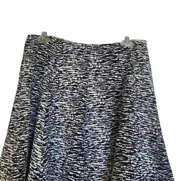Aqua Women's Black & White Poly/Spandex Abstract Knit Flared Skirt - Picture 3 of 8
